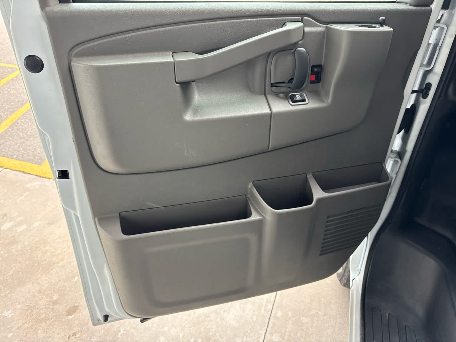 2024 Chevrolet Express RWD 2500 135"