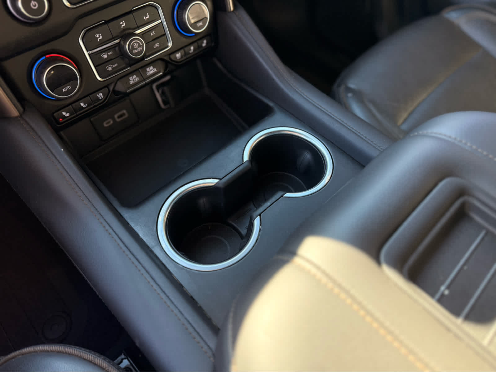 2021 Chevrolet Suburban High Country