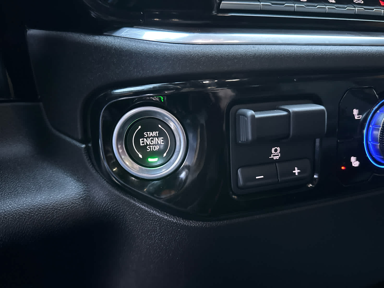 2025 GMC Sierra 3500HD SLT