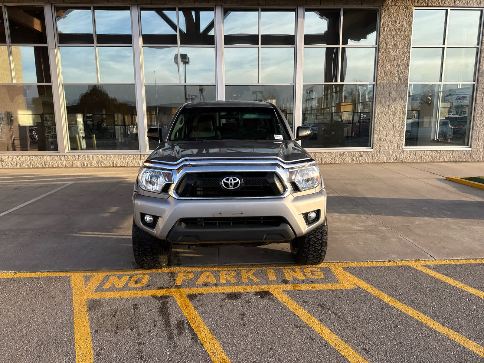 2015 Toyota Tacoma 4WD Double Cab LB V6 AT (Natl)